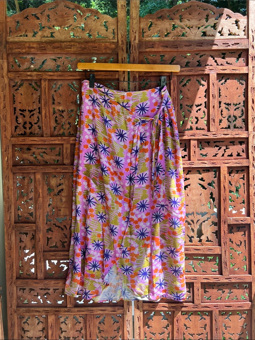 NWT! Anthropologie Vera Pink Floral Print Midi Skirt with Purple accents